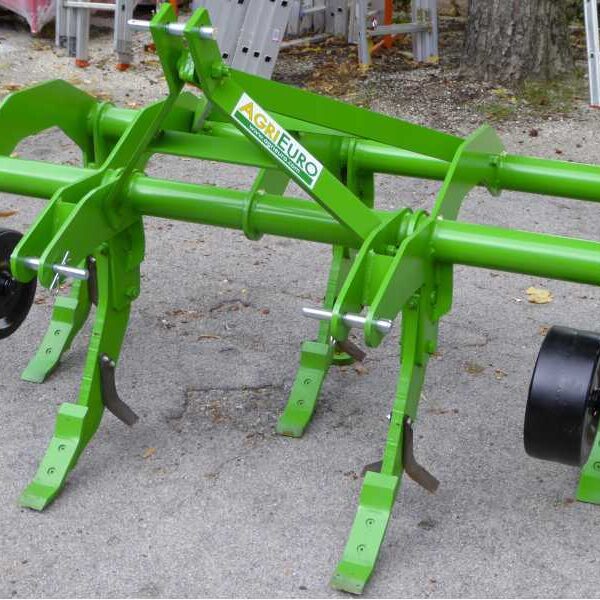 Landbouwwoeler op tractor AgriEuro serie 170 Standaard met 5 tanden – met stalen wielen