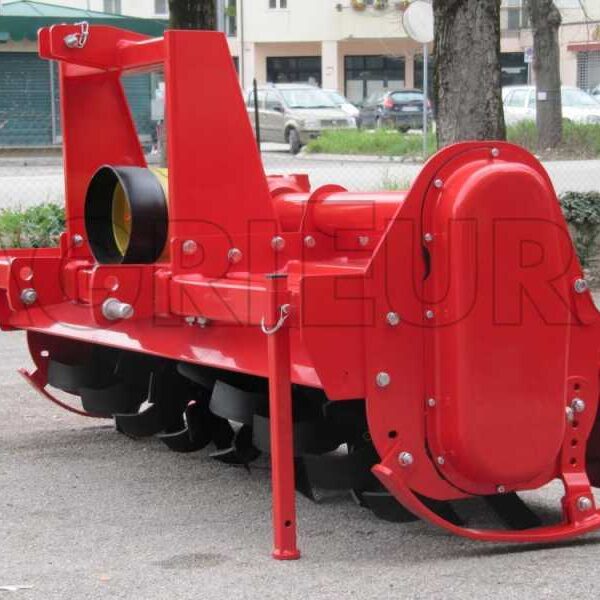 AgriEuro UR 204 middenserie tractorfrees – professionele frictie-aandrijfas